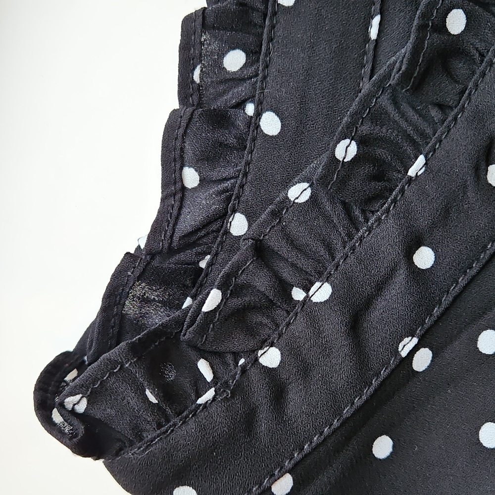 Torrid Black and White Polka Dot Blouse 6 - Picture 6 of 6